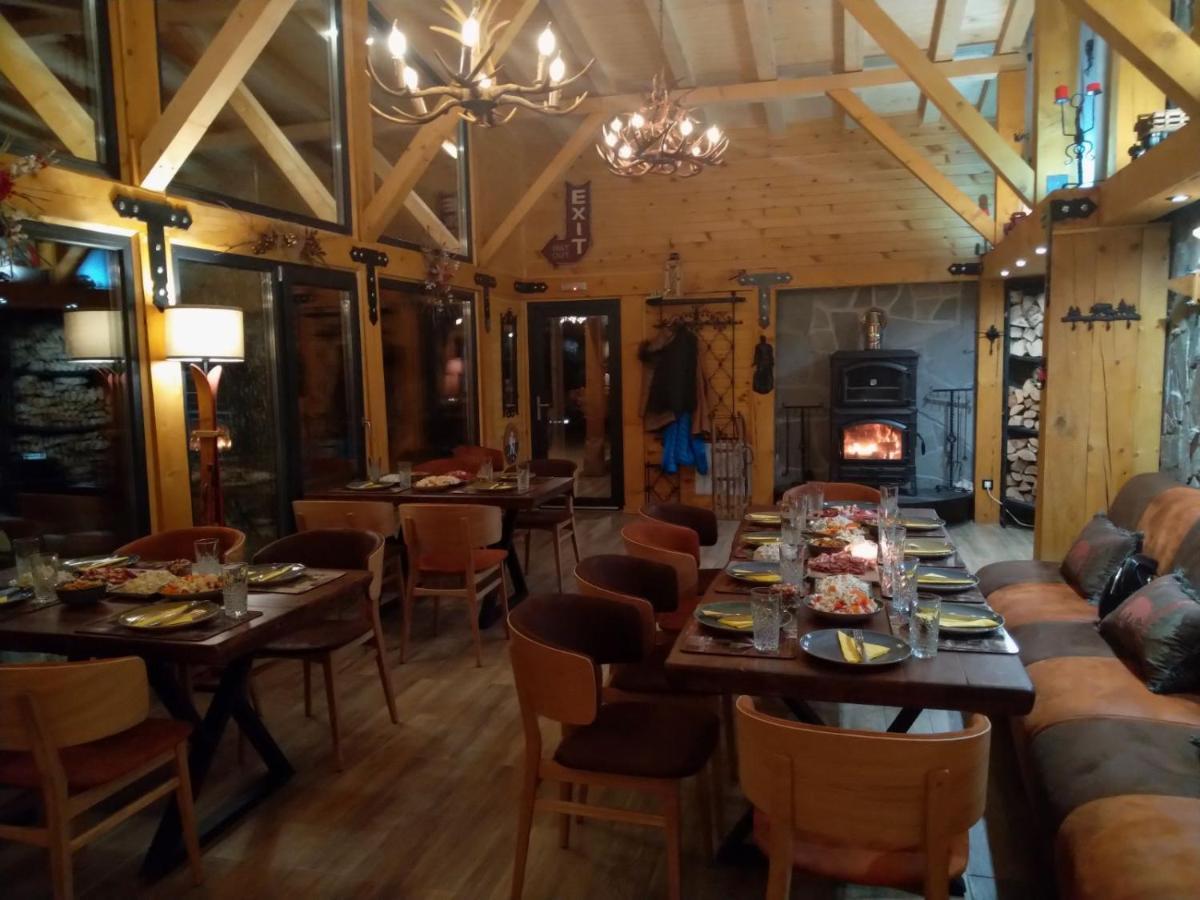 Algara Hut Hotel Panichishte Buitenkant foto