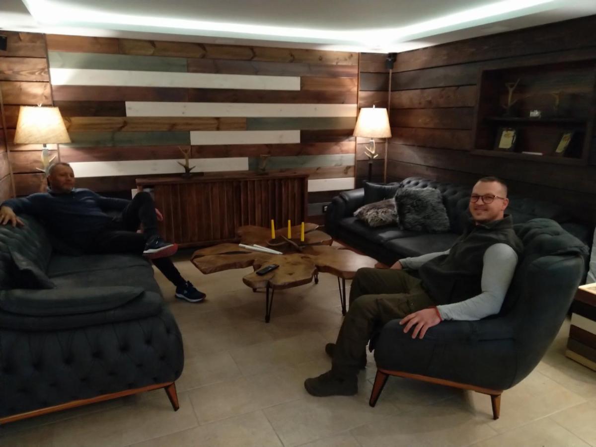 Algara Hut Hotel Panichishte Buitenkant foto
